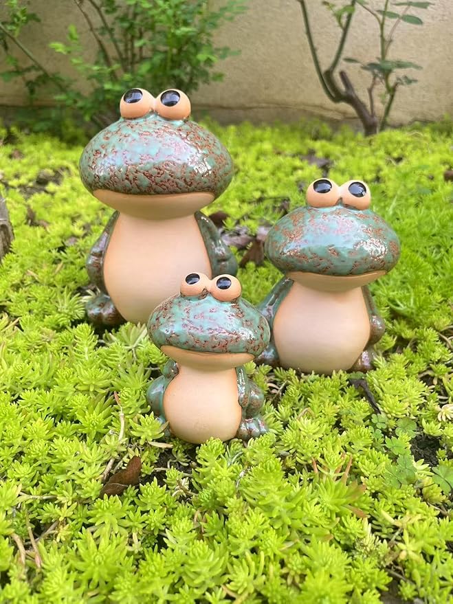 Frog Garden Decor Set of 3,Funny Cute Ceramic Frog Garden Statues Yard Decoration Outdoor Holiday Decorations,Ideal Ornament for Outside Pond Pool Patio Front Porch Backyard (Green)