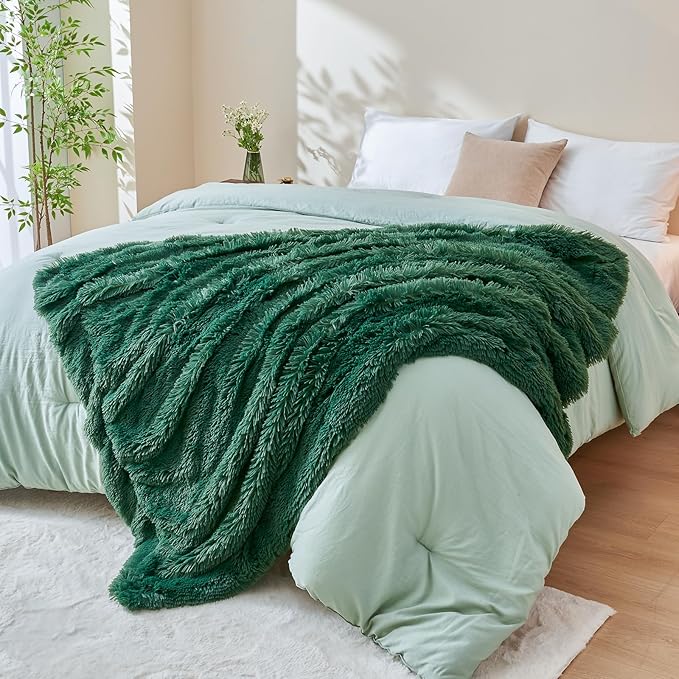 GONAAP Fuzzy Faux Fur Throw Blanket Twin Size Dark Green Super Soft Cozy Plush Fuzzy Shaggy Blanket for Couch Sofa Bed (Dark Green, Twin(60"x80"))