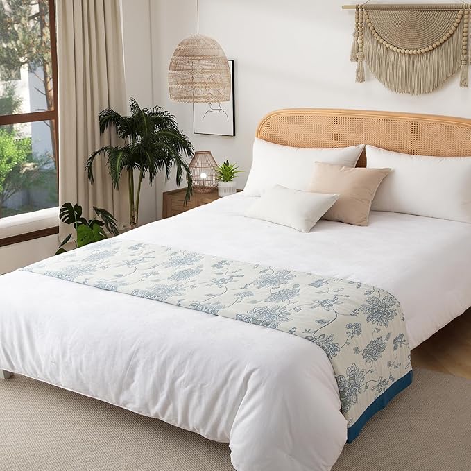 Boho Throw Blanket Twin Size, Soft Cozy Cotton Muslin Quilt Blanket for Bed Decor, Floral Patterned Couch Sofa Chair Cover, Vintage Farmhouse Cottage Tapestry Woven Blanket, Blue and White