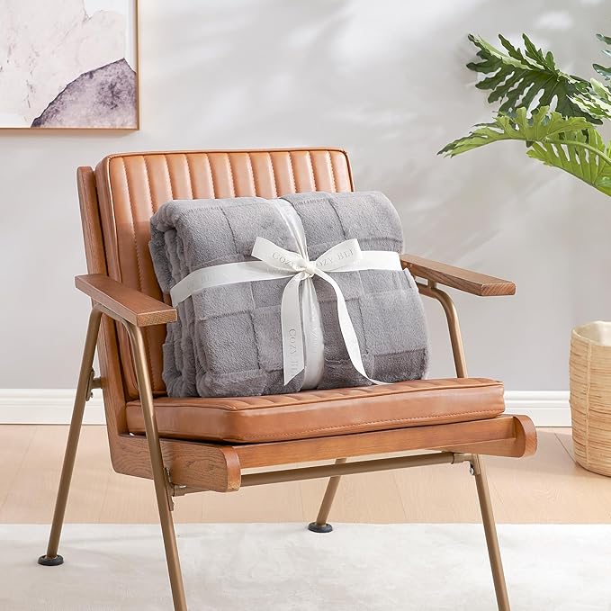 Cozy Bliss Checkered White Faux Rabbit Fur Throw Blanket, Soft Fuzzy Fluffy Minky Cream Furry Blankets for Couch, Bed (Grey, King(108" x 90"))