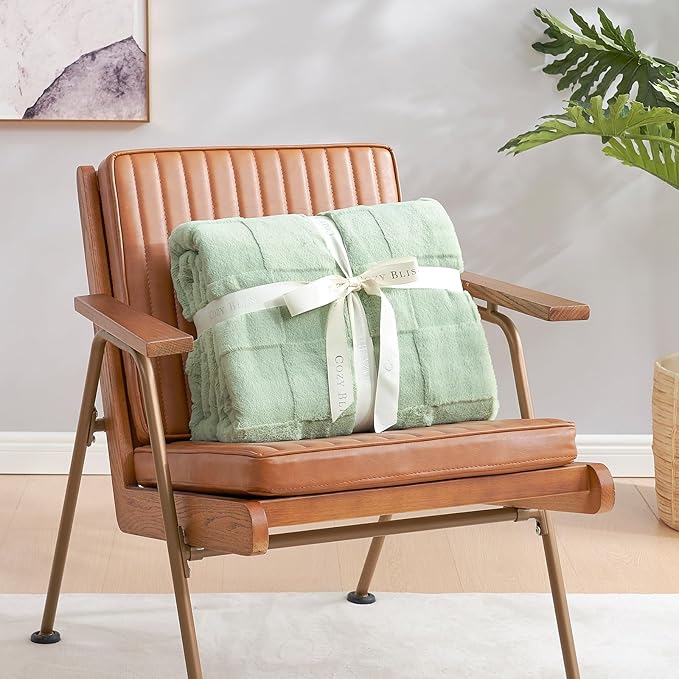 Cozy Bliss Checkered White Faux Rabbit Fur Throw Blanket, Soft Fuzzy Fluffy Minky Cream Furry Blankets for Couch, Bed (Sage Green, King(108" x 90")