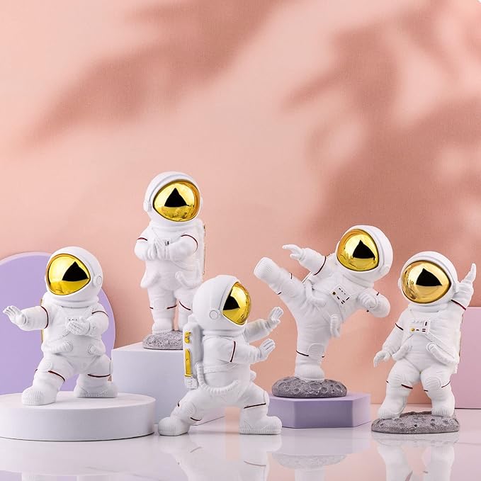 Astronaut Figurine,Astronaut Decor,Kung Fu Astronaut Figure Sculpture Spaceman Décor,Sculptures Home Décor,White Gold Shelf Decoration,Table Decor,Cute Mini Space Figure Ornament Decorative Astronaut