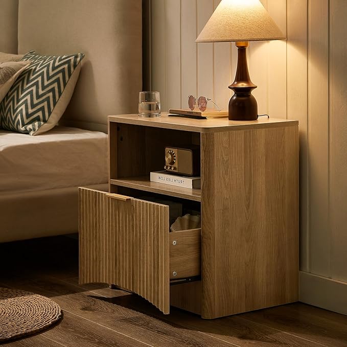 Fluted Nightstand, Natural Oak Bedside Table with Drawer and Storage, Wood End Table Mid Century Modern, Large Night Stand for Bedroom