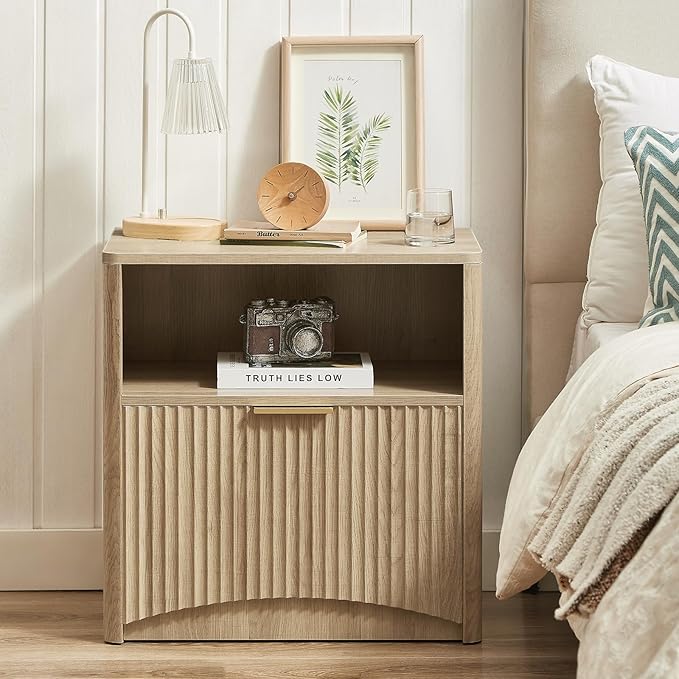 Fluted Nightstand, Natural Oak Bedside Table with Drawer and Storage, Wood End Table Mid Century Modern, Large Night Stand for Bedroom