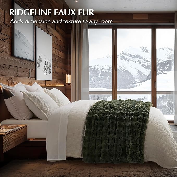 EVERGRACE Ultra Soft Luxury Fluffy Ridgeline Faux Rabbit Fur Throw Blanket, Thick Warm Bubble Throw for Bed, Cozy Plush Reversible Blankets for Couch, Chair, Sofa, Green, 50x60 Inches, 870 GSM