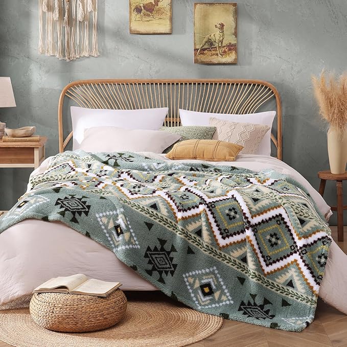 CASAAGUSTO Boho Sherpa Blanket, Aztec Twin Blanket,Ultra Soft, Warm, Cozy, Plush, Thick Fleece Throw Blanket for Couch, Bed, Sofa (Olive Green 60 * 80 Inch)