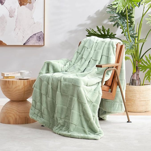Cozy Bliss Checkered Faux Rabbit Fur Sage Green Throw Blanket, Soft Fuzzy Fluffy Minky Furry Blankets for Couch, Bed (50 * 60 Inches Light Green)