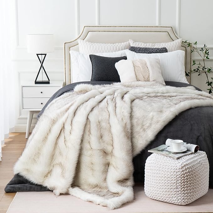 BATTILO HOME Luxury Ivory White Faux Fur Throw Blanket for Bed, Extra Large Super Soft Fluffy Cozy Fall Thick Warm Fox Fur Throw Blankets for Couch, Bed Reversible to Plush Velvet (60"x80")