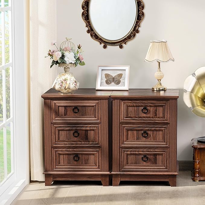 18" Farmhouse Night Stand with 3 Drawers, Wood End Table Dresser for Bedroom, Retro Nightstand, Bed Side Table with Metal Handle, Bedside Cabinet for Bedroom Living Room, Closet