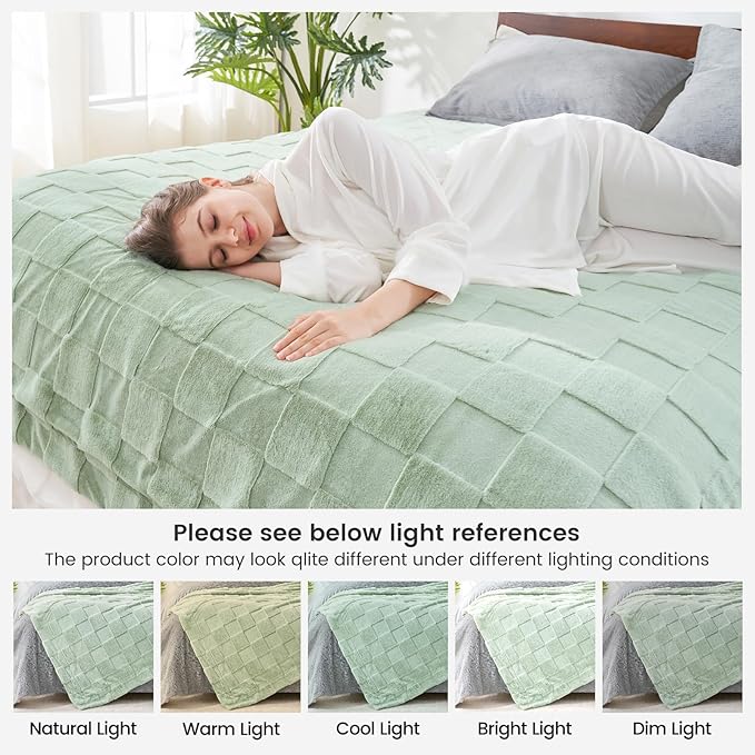 Cozy Bliss Checkered White Faux Rabbit Fur Throw Blanket, Soft Fuzzy Fluffy Minky Cream Furry Blankets for Couch, Bed (Sage Green, King(108" x 90")