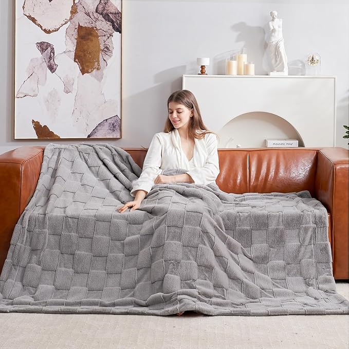 Cozy Bliss Checkered Faux Rabbit Fur Grey Throw Blanket, Soft Fuzzy Fluffy Minky Furry Blankets for Couch, Bed (50 * 60 Inches Light Grey)