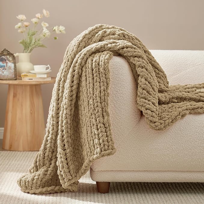 Amélie Home Chunky Knit Throw Blanket for Couch, Soft Chenille Crochet Blanket for Children, 40"x50", Beige