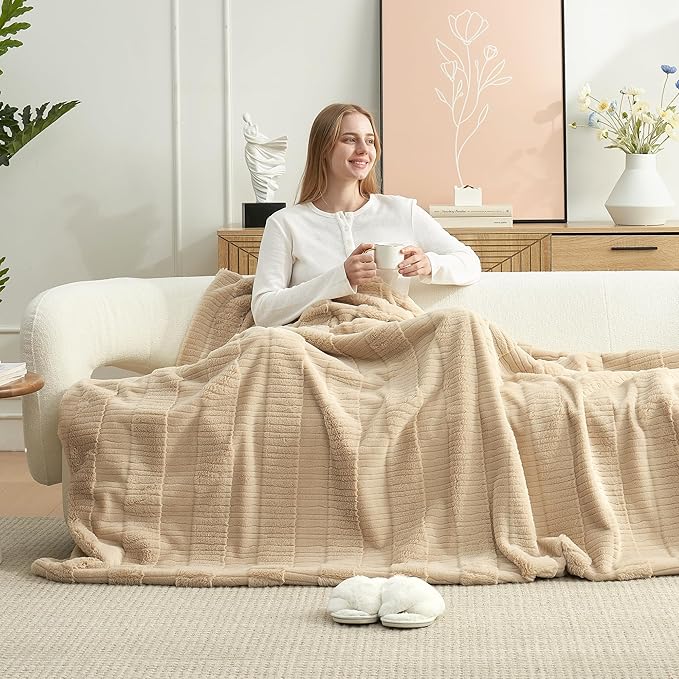 Amélie Home Luxury Striped Faux Fur Throw Blanket for Couch, Embossed Split Fur Cozy Fuzzy Fluffy Luxurious Soft Plush Sofa Chair Bed Gift Blankets for Women Men Wife Friend, 60"x80", Beige