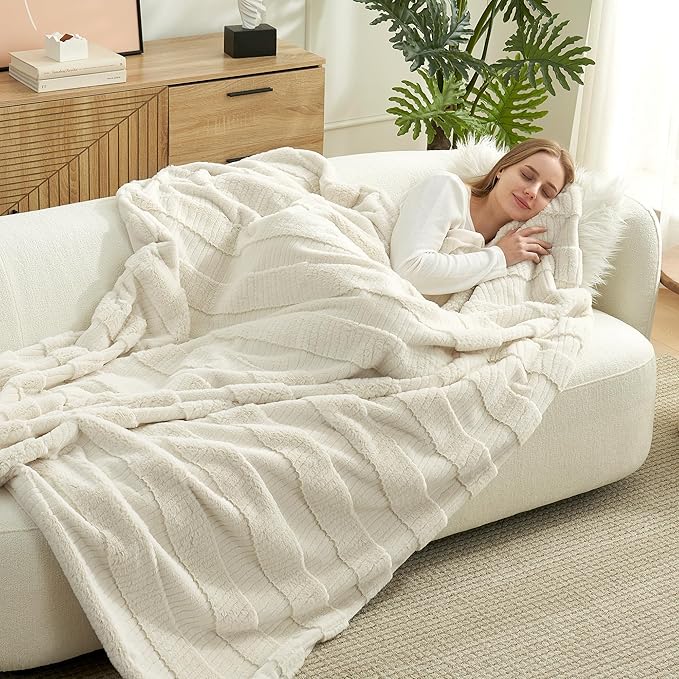 Amélie Home Luxury Striped Faux Fur Throw Blanket for Couch, Embossed Split Fur Cozy Fuzzy Fluffy Luxurious Soft Plush Sofa Chair Bed Gift Blankets for Women Men Wife Friend, 55"x70", Ivory