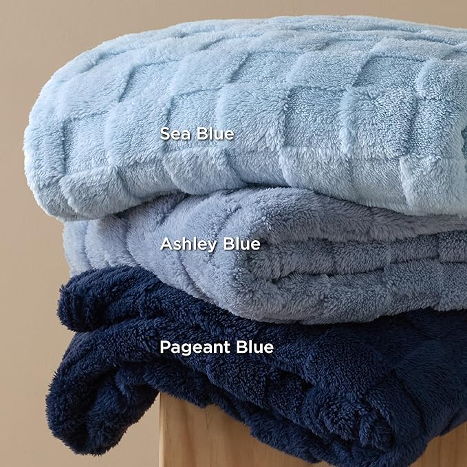Bedsure GentleSoft Blankets Queen Size for Bed - Super Soft Cozy Blanket for Women Men Girls, Large Fuzzy Fleece Throw for Bedroom Decor, Navy Blue, 90x90 Inches