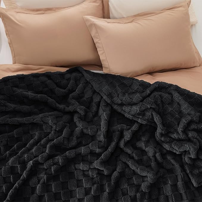 Bedsure GentleSoft Blankets Queen Size for Bed - Super Soft Cozy Blanket for Women Men Girls, Large Fuzzy Fleece Throw for Bedroom Decor, Black, 90x90 Inches